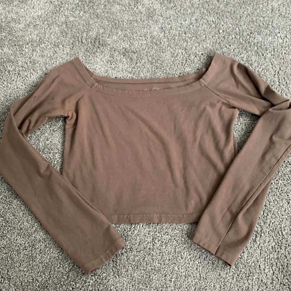BRANDY MELVILLE off shoulder long sleeve